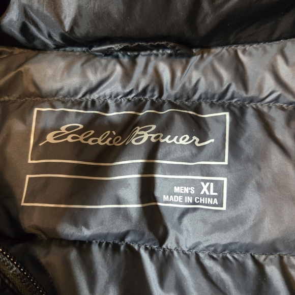 Eddie Bauer Men's EB650 Black Puffer Vest In XL Excellent Condition - Picture 3 of 8